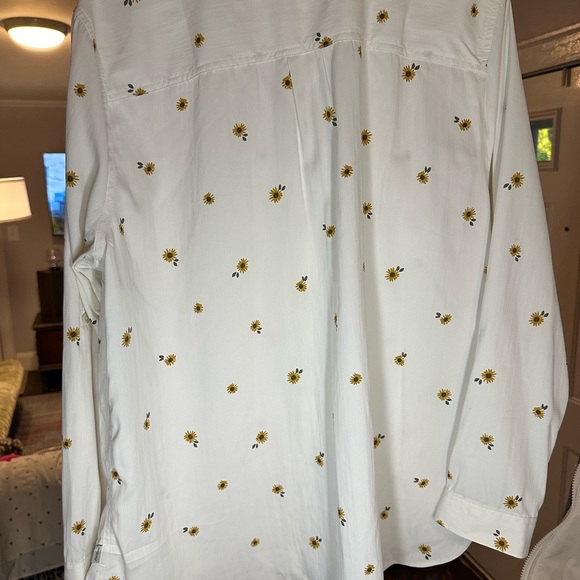 Eddie Bauer outdoorsy girl shirt - Picture 5 of 5